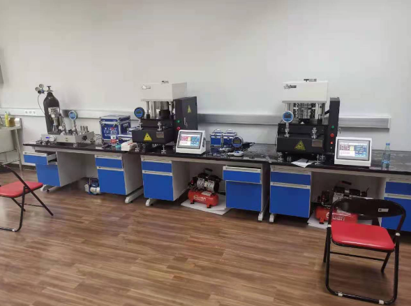 創(chuàng)威專業(yè)壓力表、數(shù)顯壓力表 創(chuàng)威專業(yè)壓力表、數(shù)顯壓力表